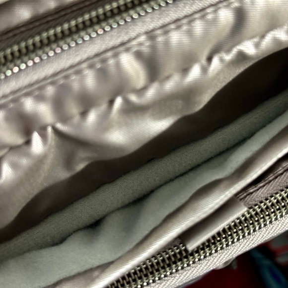 Lug Trolley 2 Crossbody Bag (Metallic Pearl) NWT - Picture 4 of 12